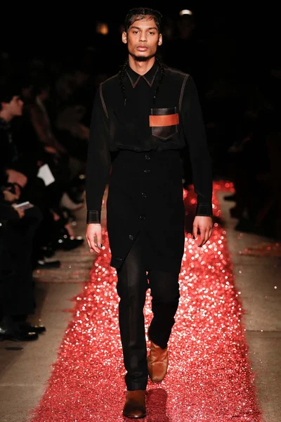 Look 29